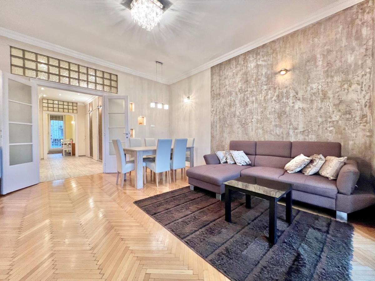 Exclusive Colourful Flat In The Appartamento Budapest